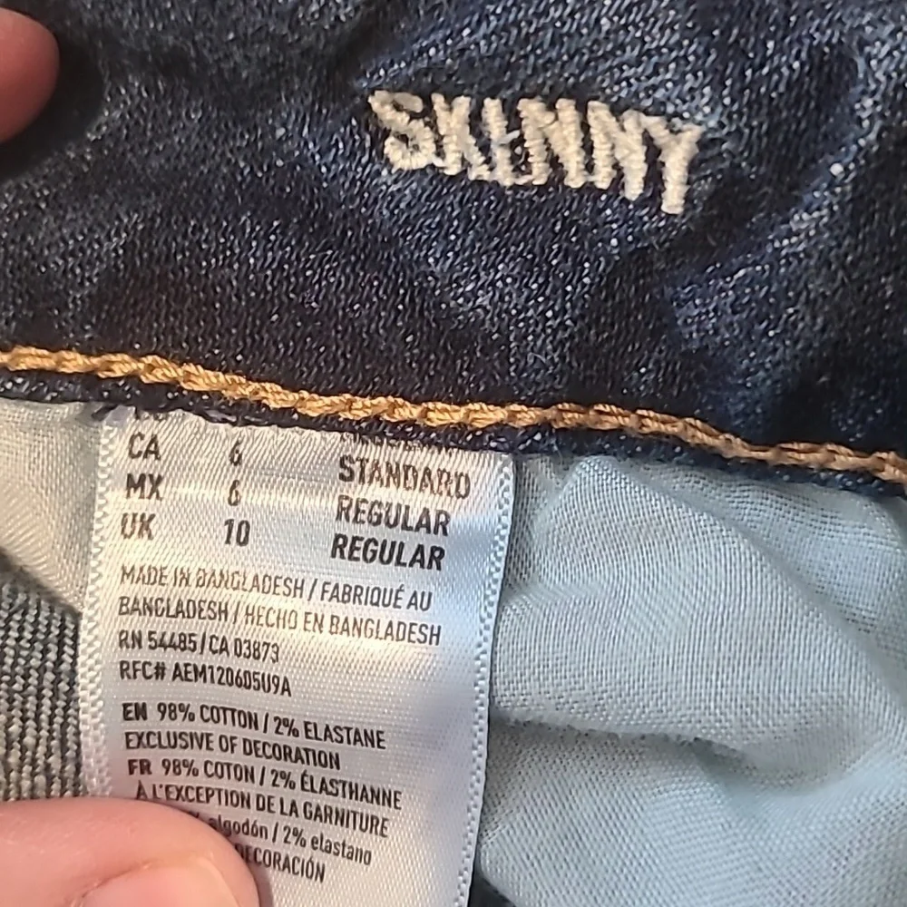 American Eagle "Skinny Jeans" Size 6| Medium Wash - Picture 5 of 5